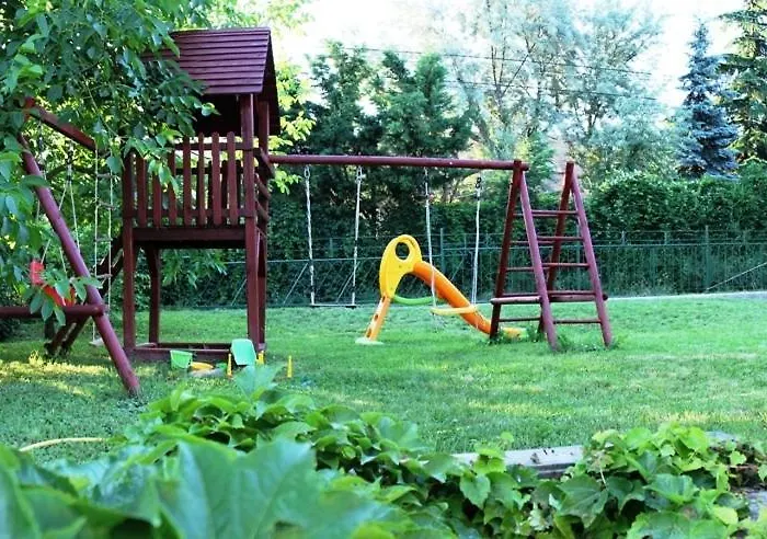 Zolka Vendeghaz Oda ve Kahvaltı 3*