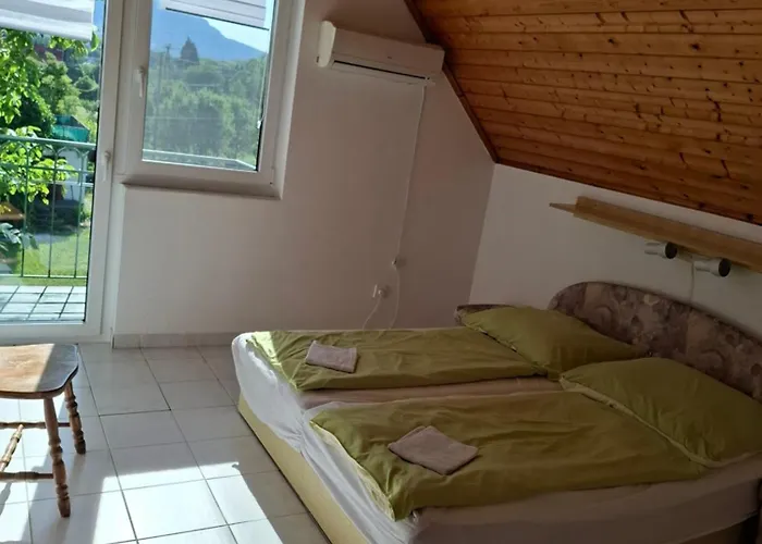 Oda ve Kahvaltı Zolka Vendeghaz Badacsonytomaj